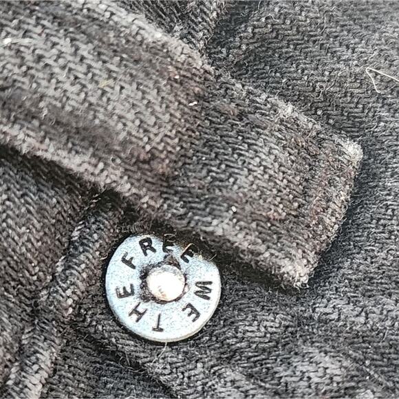 WE THE FREE RAW HEM BLACK SKIRT SIZE 6 NWOT - Picture 3 of 5